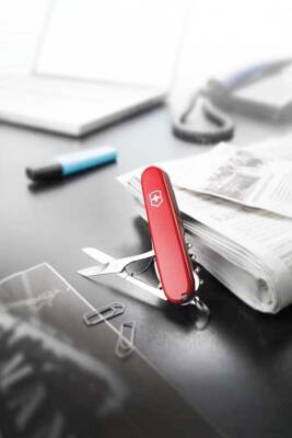 Victorinox 1.3405 Compact Çakı - 2