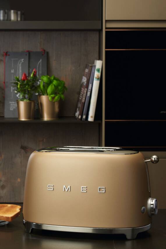 Smeg TSF01CHMEU 1x2 Mat Gold Ekmek Kızartma Makinesi - 1