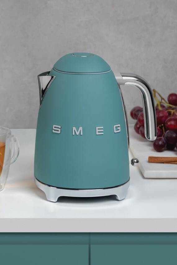 Smeg KLF03EGMEU 2400 Watt 1.7 Litre Zümrüt Yeşili Çelik Kettle - 1
