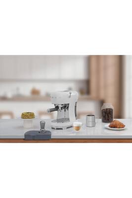 Smeg ECF02WHEU Beyaz Espresso Kahve Makinesi - 8
