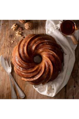Nordicware 94077 Girdap Bundt Kek Kalıbı Gold - 2