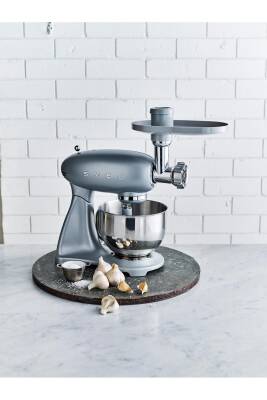 Smeg SMF02SVEU Silver 800 Watt 4.8 Litre Stand Mikseri - 3