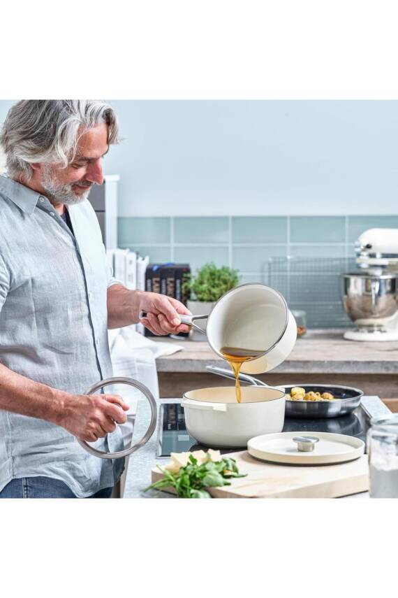 Kitchenaid CC006056 Döküm Demir Tencere 22 cm / 3.3 L Almond Krem - 4