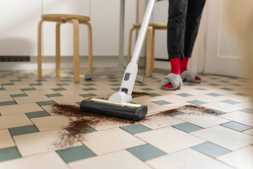 Karcher 1.198-730.0 KVA 2 Dikey Şarjlı Süpürge - 3