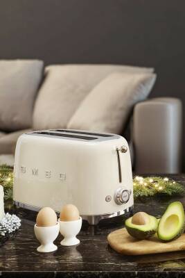 Smeg TSF02CREU Retro Krem 2x4 Slot Ekmek Kızartma Makinesi - 1