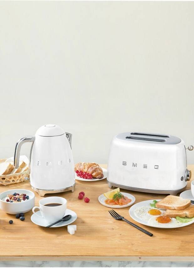 Smeg KLF03WHEU Retro Beyaz 2400 Watt 1.7 Litre Çelik Kettle - 4